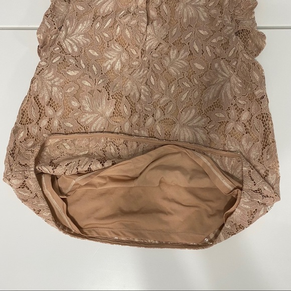 H&M SOFTPINK SLEEVELESS BLOUSE WITH FRILLY COLLAR - Picture 5 of 7